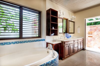 Luxury Villa Photo #17