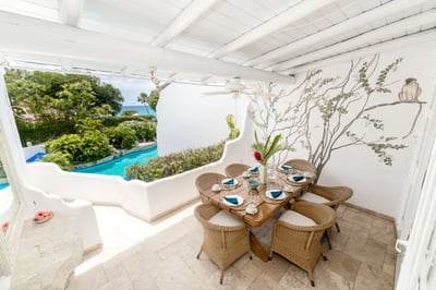 Luxury Villa Photo #4