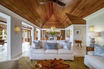 Luxury Villa Photo #15