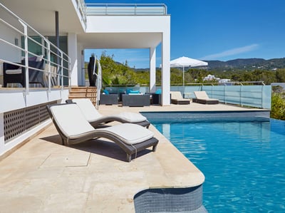 Luxury Villa Photo #5