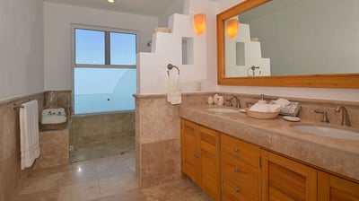 Luxury Villa Photo #32