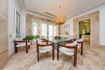 Luxury Villa Photo #14