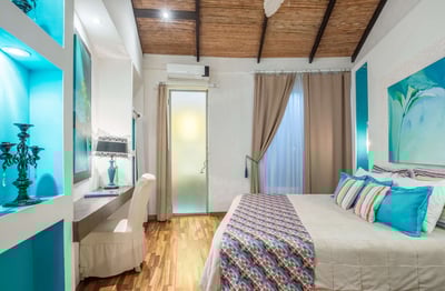 Luxury Villa Photo #23