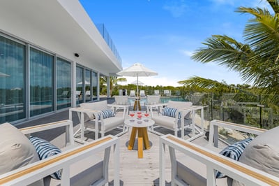 Luxury Villa Photo #9