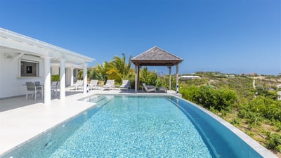 Luxury Villa Photo #4