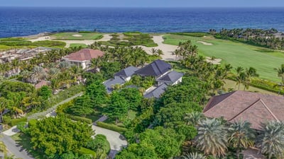 Luxury Villa Photo #3