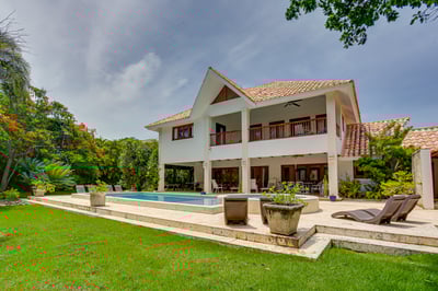 Luxury Villa Photo #3