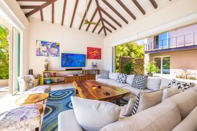 Luxury Villa Photo #13