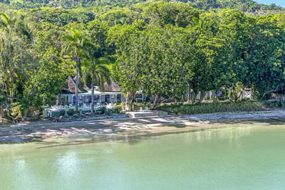 Luxury Villa Photo #9
