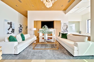 Luxury Villa Photo #23
