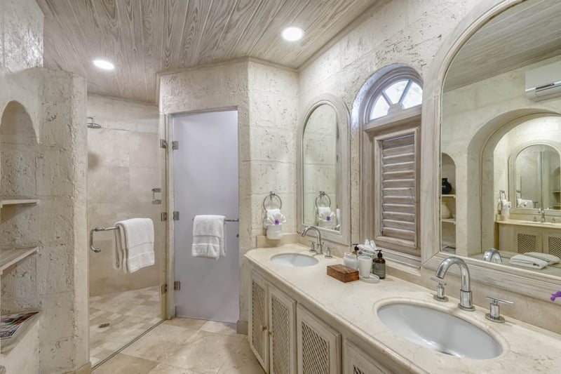 Bluff House and Cottage