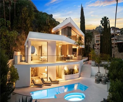 Luxury Villa Photo #3