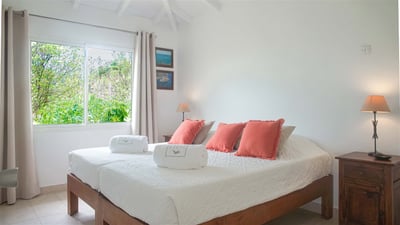 Bedroom 3: King size bed (or twin beds), air conditioning. Ensuite bathroom, private terrace. 
