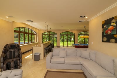 Luxury Villa Photo #33