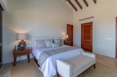 Luxury Villa Photo #29