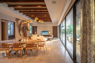 Luxury Villa Photo #14