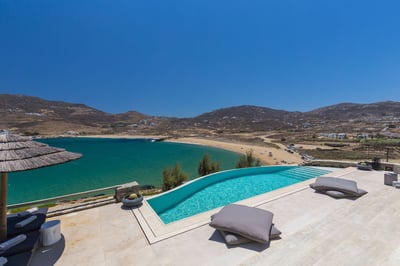Luxury Villa Photo #6