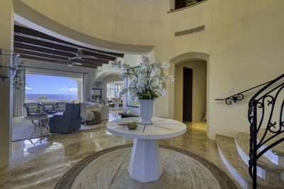 Luxury Villa Photo #37