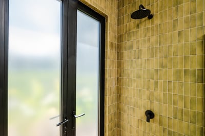 Green Primary Suite 3 (Main House): Ensuite Bathroom