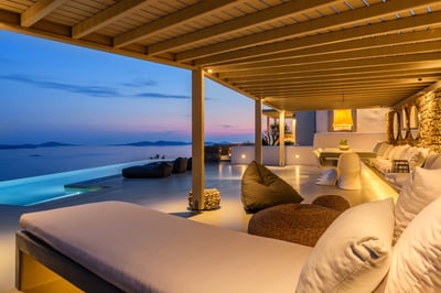 Luxury Villa Photo #15
