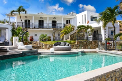 Luxury Villa Photo #7