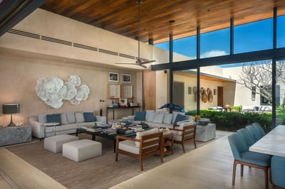 Luxury Villa Photo #14
