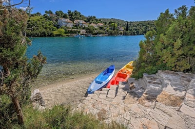 Luxury Villa Photo #2