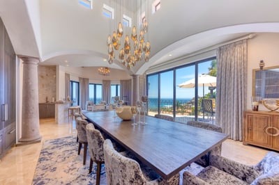 Luxury Villa Photo #37