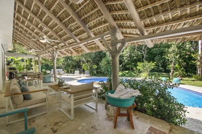 Luxury Villa Photo #6