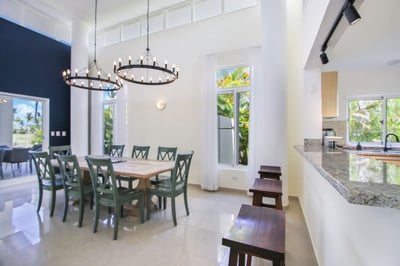 Luxury Villa Photo #17