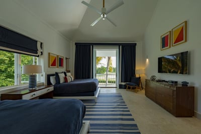 Arrecife 39 - Spacious 5BR villa near beach & golf