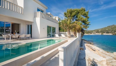 Luxury Villa Photo #12