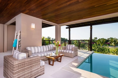 Luxury Villa Photo #3