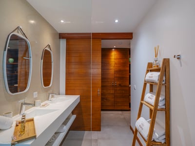Luxury Villa Photo #47