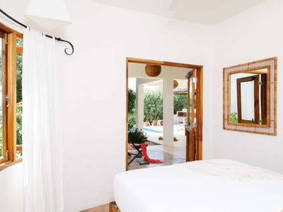Luxury Villa Photo #32