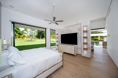 Luxury Villa Photo #38