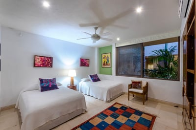Luxury Villa Photo #41