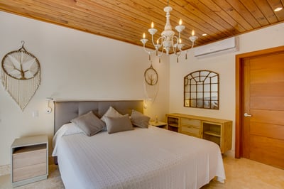 Luxury Villa Photo #58