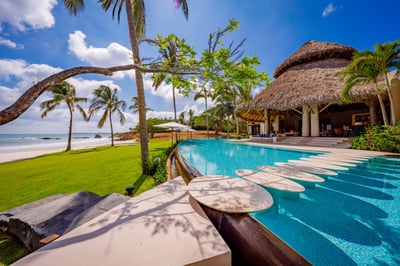 Luxury Villa Photo #9