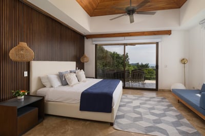 Luxury Villa Photo #27