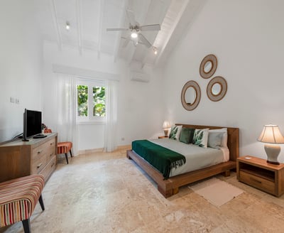 Luxury Villa Photo #34