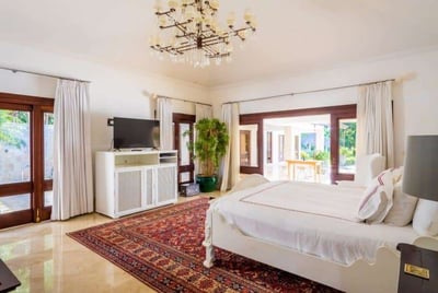 Luxury Villa Photo #14