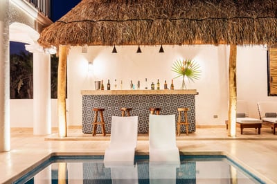 Luxury Villa Photo #11