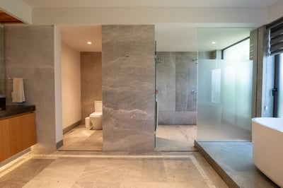 Luxury Villa Photo #32