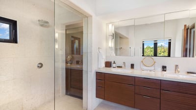 Luxury Villa Photo #35