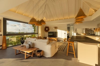 Luxury Villa Photo #13