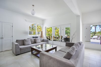 Luxury Villa Photo #22