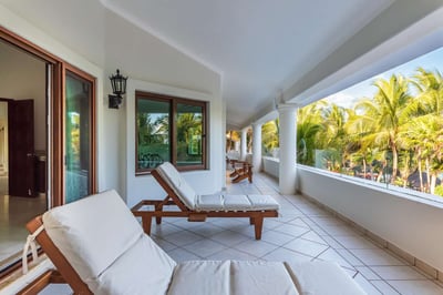 Luxury Villa Photo #38