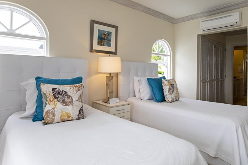 Royal Villa 1 | Swansway