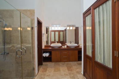 Luxury Villa Photo #12